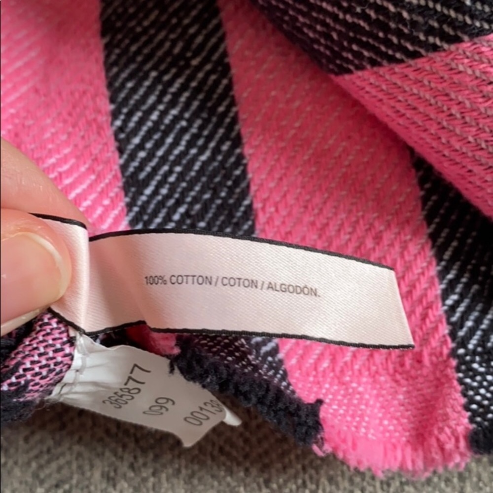 Throw Beach Blanket/Towel Victoria’s Secret —#103 - Picture 5 of 13
